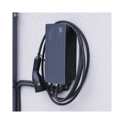 Estación de Carga para Vehículos Eléctricos con Conector